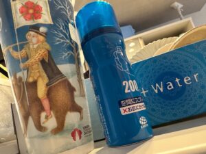 家の中の青い物