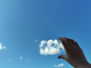 雲を掴んでみる